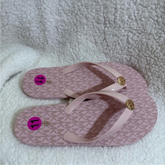 NWT Michael Kors Pink Flip Flops with Logo, Size 11 - Picture 1 of 3